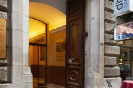 Dharma Luxury Hotel