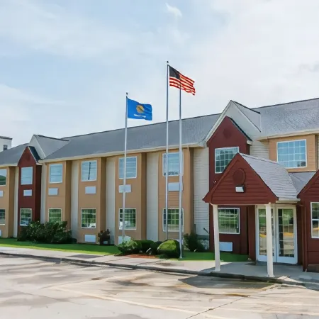 Days Inn & Suites by Wyndham Pryor