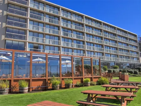 Best Western Plus Agate Beach Inn