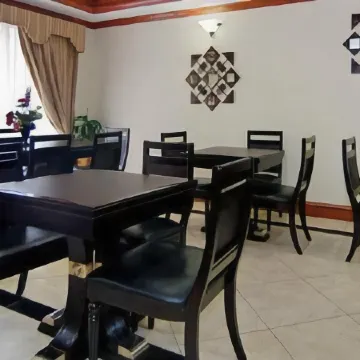 Landmark Hotel Dallas - Addison