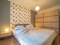 Sandra Hotels in Pobri