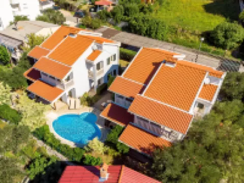 Petra 3 Hoteles en Palit