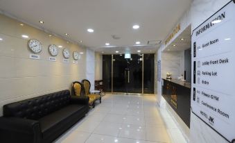 6. 군산 THE B..
