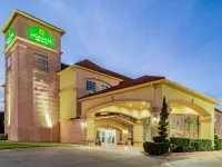 La Quinta Inn & Suites by Wyndham Glen Rose Hotels in Somervell County