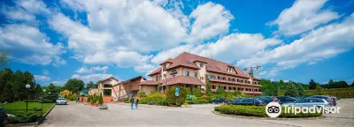 Hotel Ostaniec Hôtels à : Podzamcze