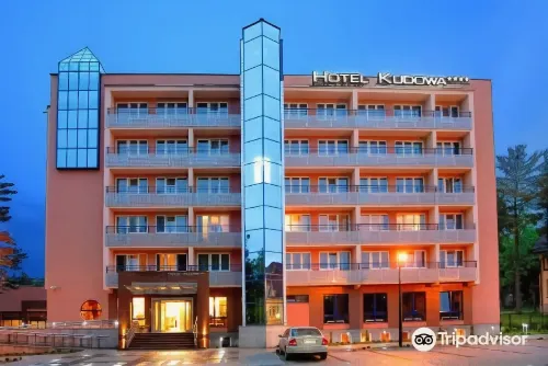 Hotel Kudowa Manufaktura Relaksu - parking