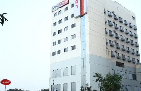 東德里精吉爾酒店-維韋克豪爾