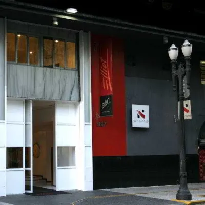 Hotel Normandie Отели рядом с достопримечательностью «Площадь Патиу-ду-Колежиу»