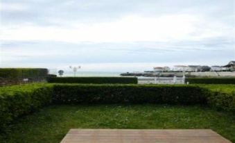 Rental Apartment Appartement Pleine Vue Mer Plage du Pigeonnier - Royan, 2 Bedrooms, 4 Persons