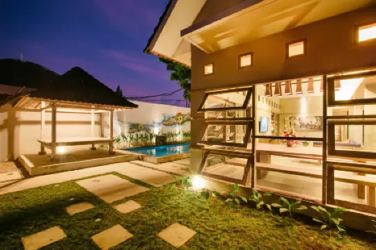 Lokal Bali Hostel