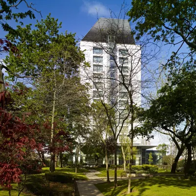 Sheraton Porto Hotel & Spa Отели рядом с достопримечательностью «Пляж Инглесес»