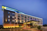 Aloft Green Bay Hotels near Stillmank Brewing Company