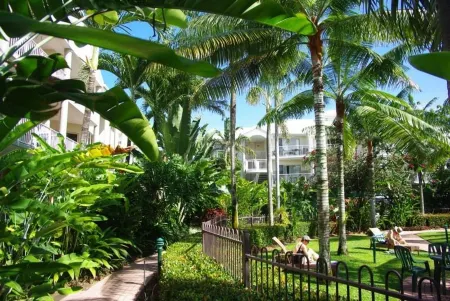 Cairns Beach Resort Отели в г. Йоркис Ноб