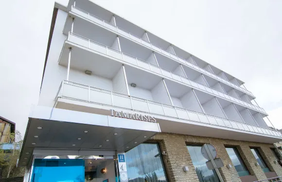 多摩升佩蒂特宮酒店