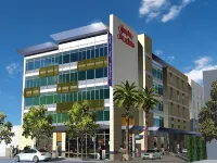 Hampton Inn & Suites Los Angeles/Hollywood Hotels near Hollywood
