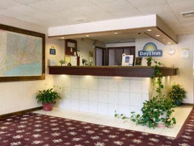 Days Inn by Wyndham Berlin Meriden