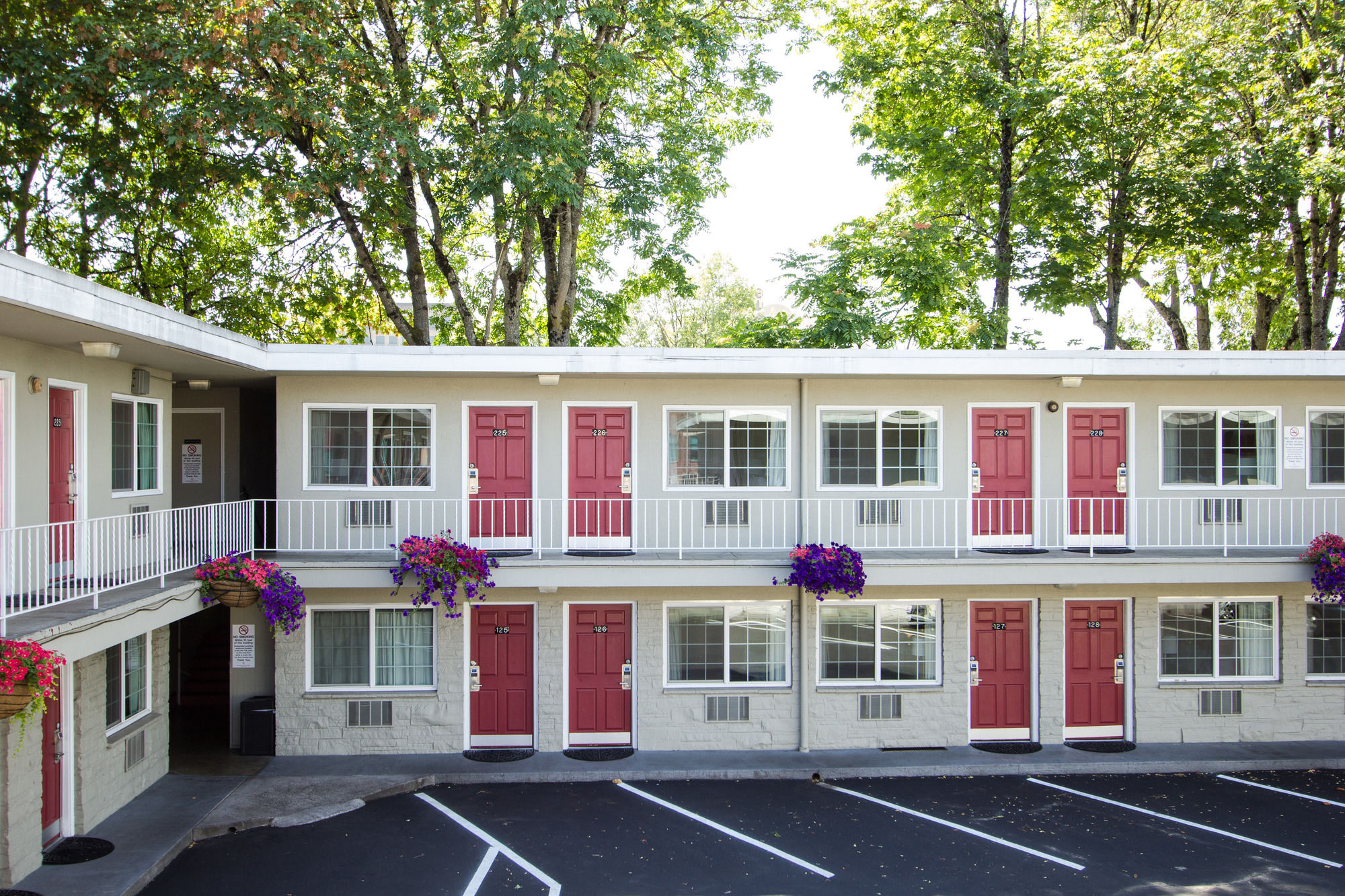 Campus Inn & Suites Eugene Downtown