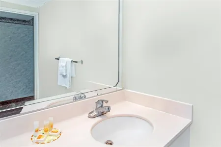 Glendale Express Hotel