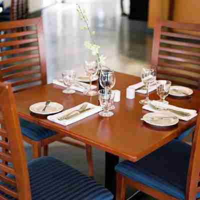 Residence & Conference Centre - Niagara-on-The-Lake Dining/Meeting Rooms