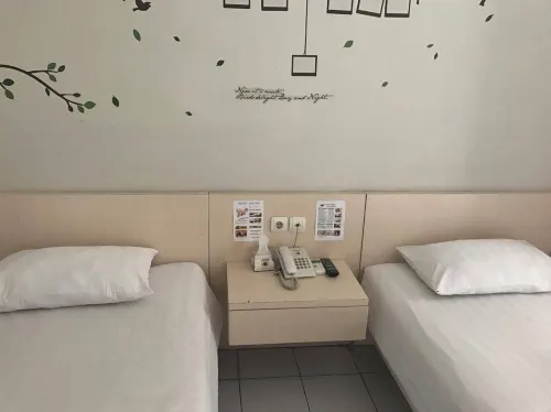 Hotel Swk 95 Surabaya Hotel a Wonocolo