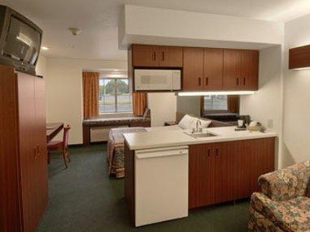 Toledo BridgePointe Inn & Suites by Hollywood Casino, Downtown, Owens College