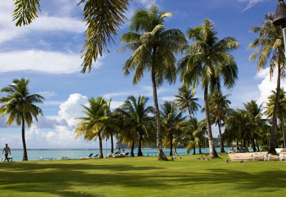 1. 크라운 플라자 ..