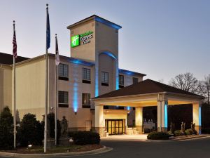 Holiday Inn Express & Suites Albemarle