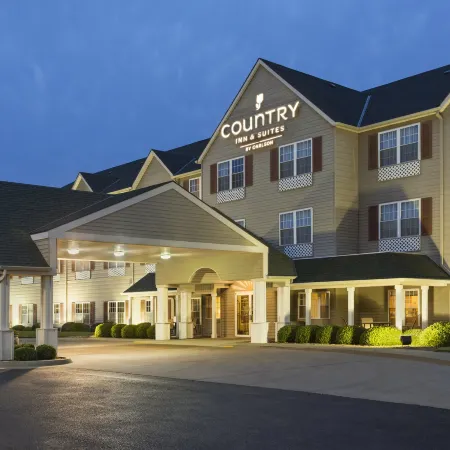 Country Inn & Suites by Radisson, Salina, KS