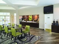 La Quinta Inn & Suites by Wyndham Phoenix Mesa West - breakfast