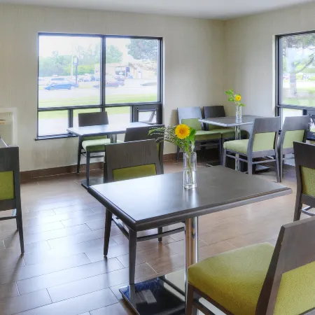 Ramada by Wyndham Kingston