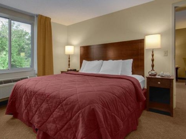 Holiday Inn Express & Suites - Lincoln East - White Mountains, an Ihg Hotel