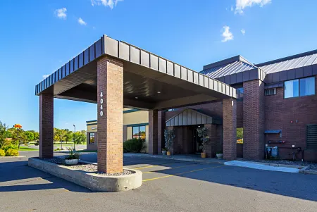 Quality Inn St Cloud West Отели рядом с достопримечательностью «Государственный университет Сент-Клауд»