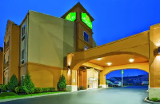 La Quinta Inn & Suites by Wyndham Columbus West - Hilliard Hotels in Columbus