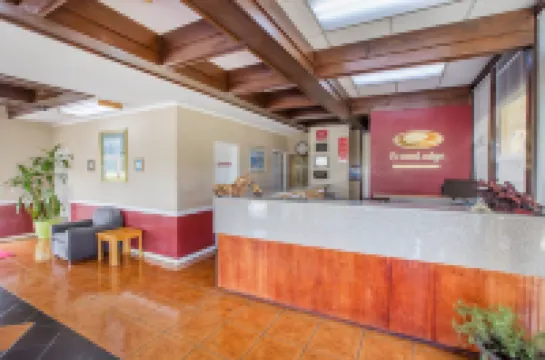 Perry Inn & Suites National Fairground I 75