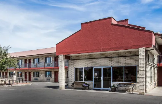 科爾特斯經濟旅館-梅薩維德附近酒店