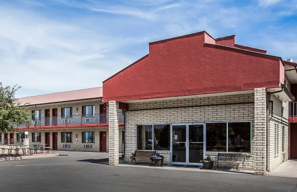 科爾特斯經濟旅館-梅薩維德附近酒店