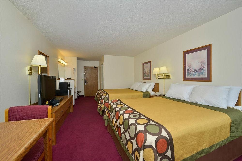 Americas Best Value Inn & Suites Harrisonville