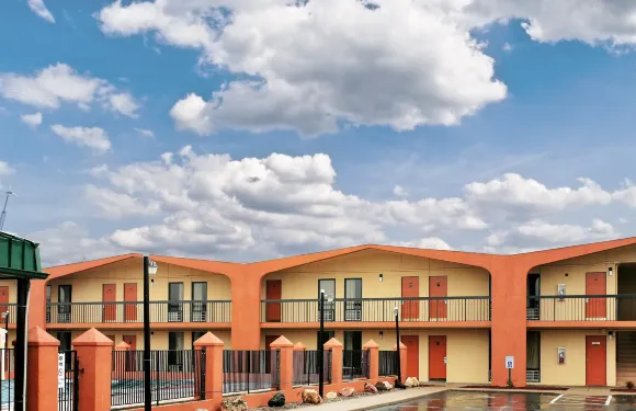 肯塔基列剋星敦市 - 機場 6號汽車旅館