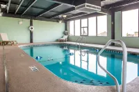 Quality Inn - Pools