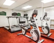 Quality Inn & Suites des Moines - Merle Hay Road - Gym