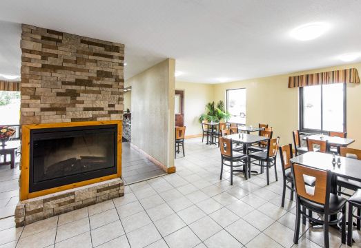 4. 하워드 존슨 바..