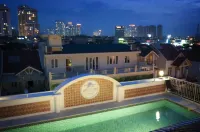 Central Hotel & Residences Swimming Pool - Rooftop Pools