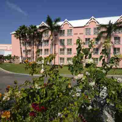 Comfort Suites Paradise Island Hotel Exterior