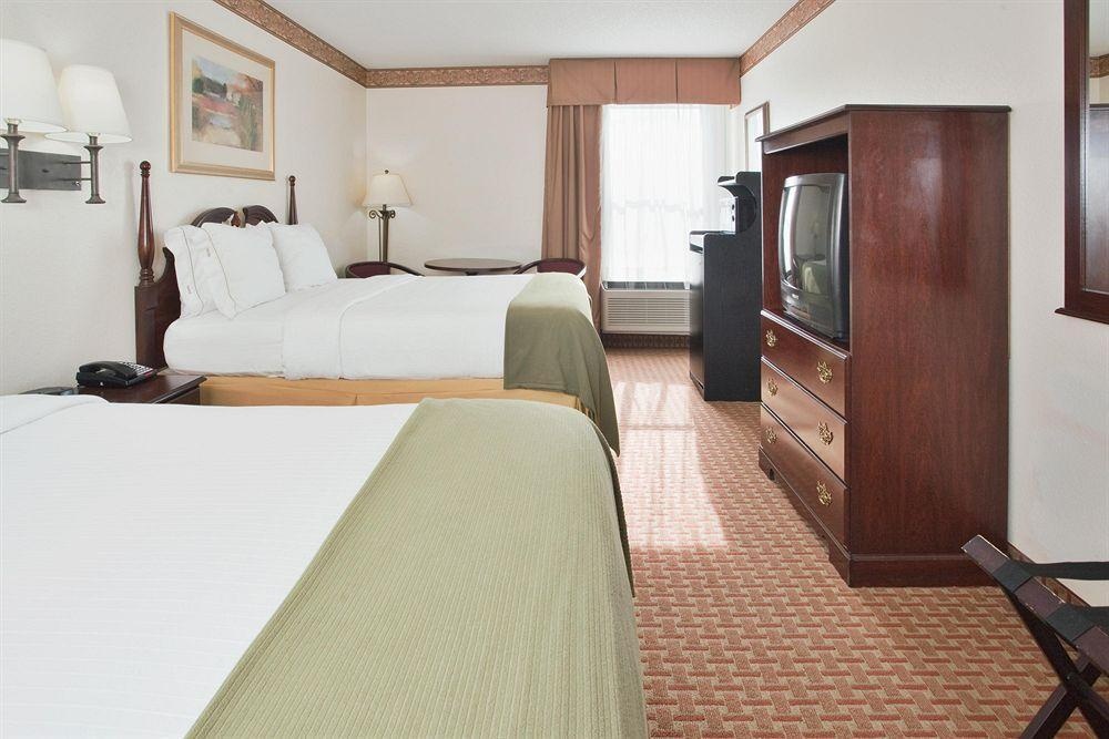 Holiday Inn Express Hotel & Suites Wilson - Hayes Place, an Ihg Hotel