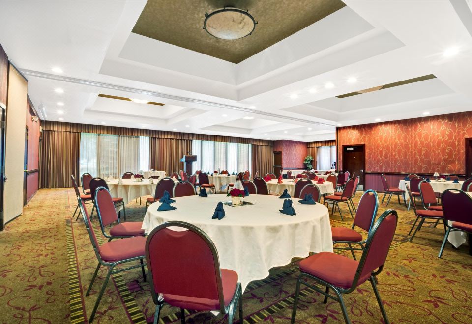 1. 라마다 바이 윈..