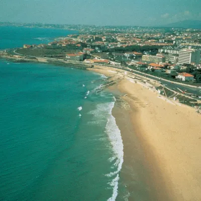 Carcavelos Beach Hotel Hotels near كاسكايس ايرودروم