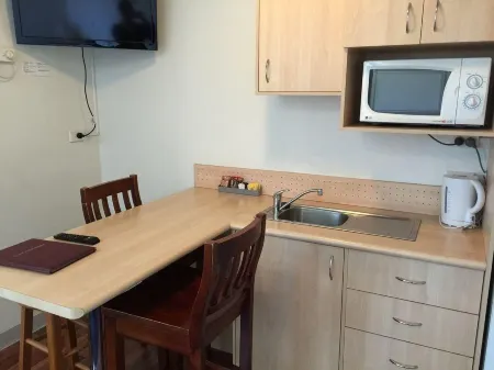 Airport Motel Brisbane Отели рядом с достопримечательностью «Портсайд Уорф»