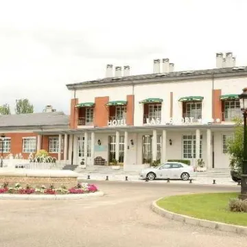 Hotel Lasa Sport Hotels near Valladolid Museum