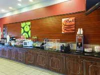 Baymont by Wyndham Brenham - breakfast