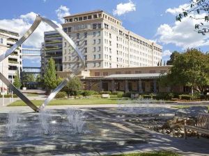 Juniper Hotel Cupertino, Curio Collection by Hilton